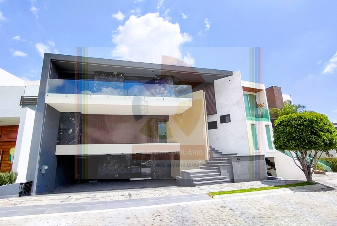 Venta De Casa En Lomas De Angelopolis (1)