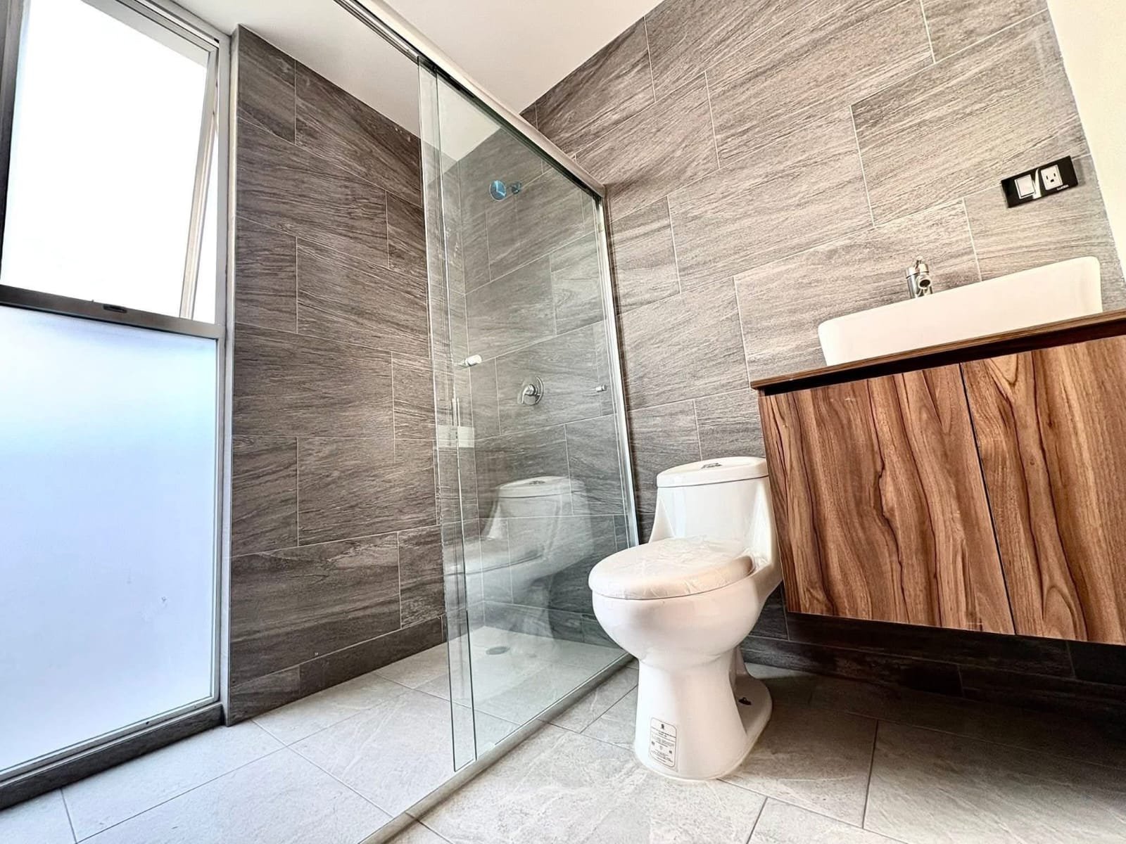 WhatsApp Image 2025-09-01 at 2.39.06 PM (2)