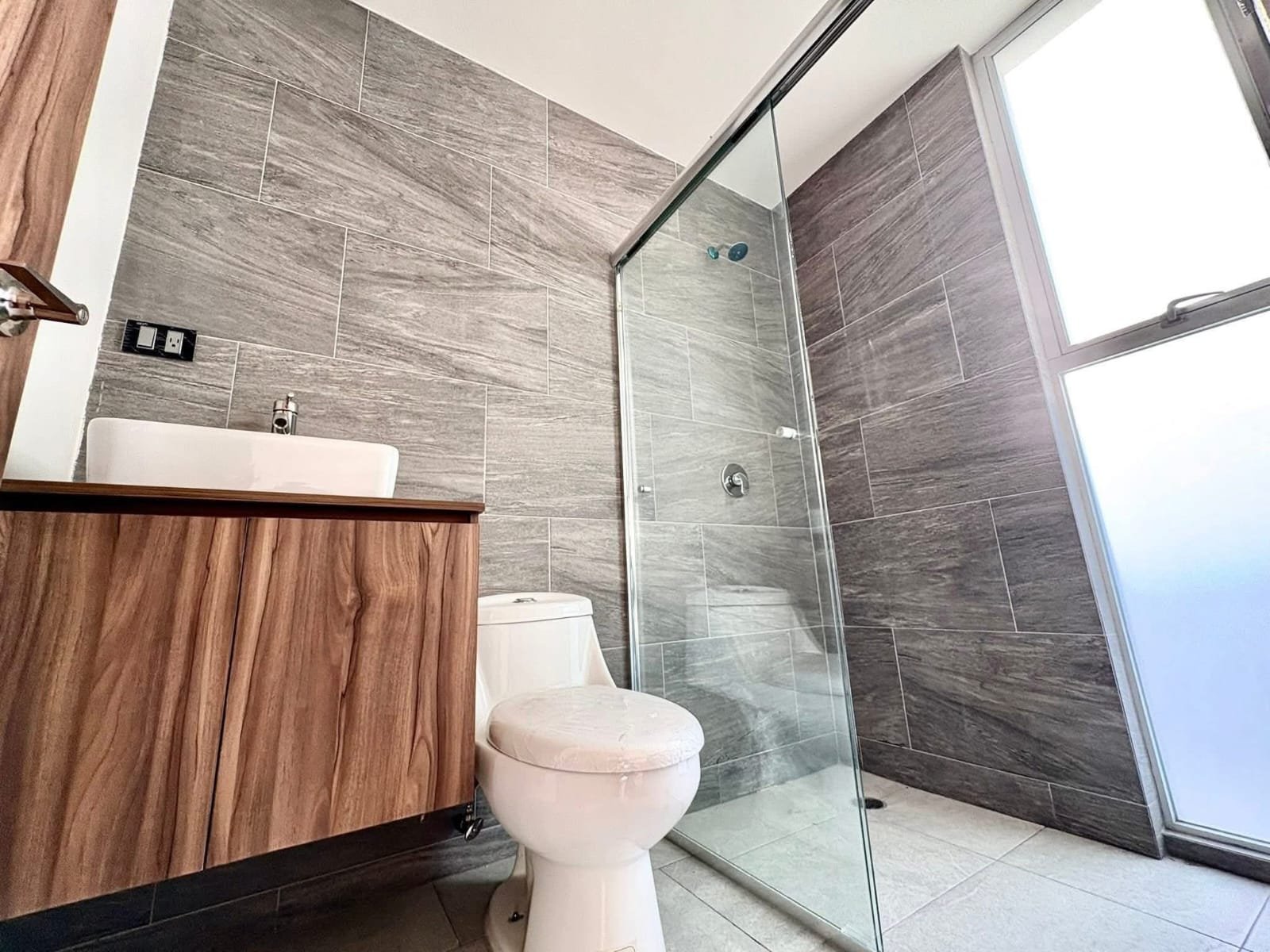 WhatsApp Image 2025-09-01 at 2.39.06 PM