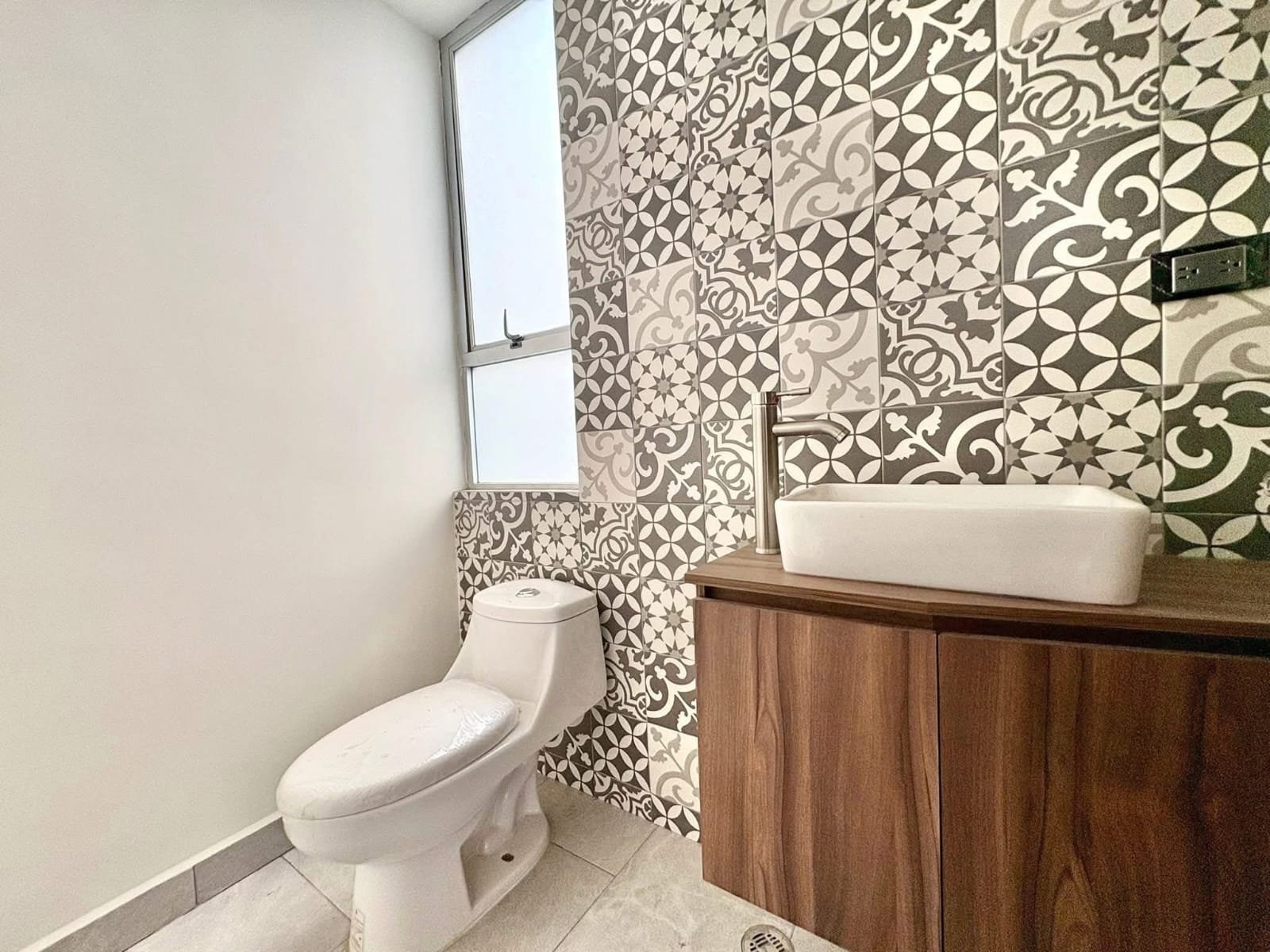 WhatsApp Image 2025-09-01 at 2.39.07 PM