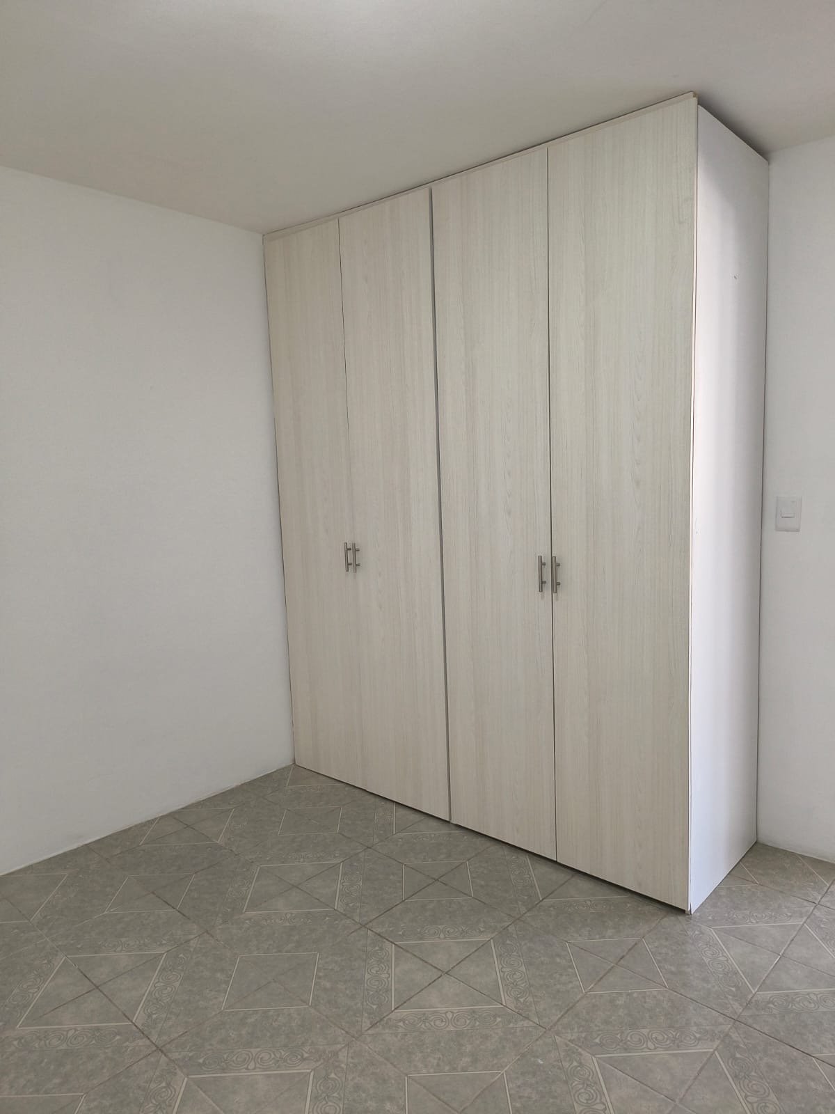 28b5786d-2ebd-4574-aec4-613afac529f3