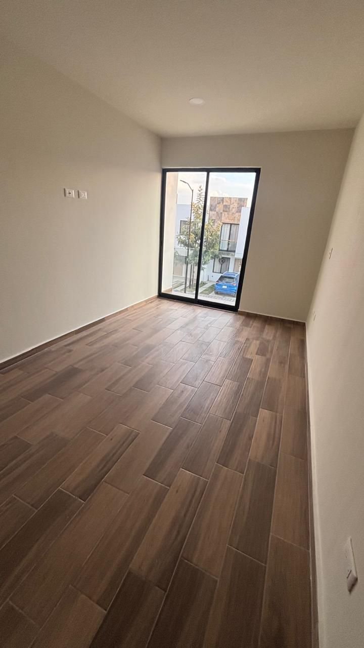 42c5c52f-5a60-4557-87aa-6fb8d4a07d9d