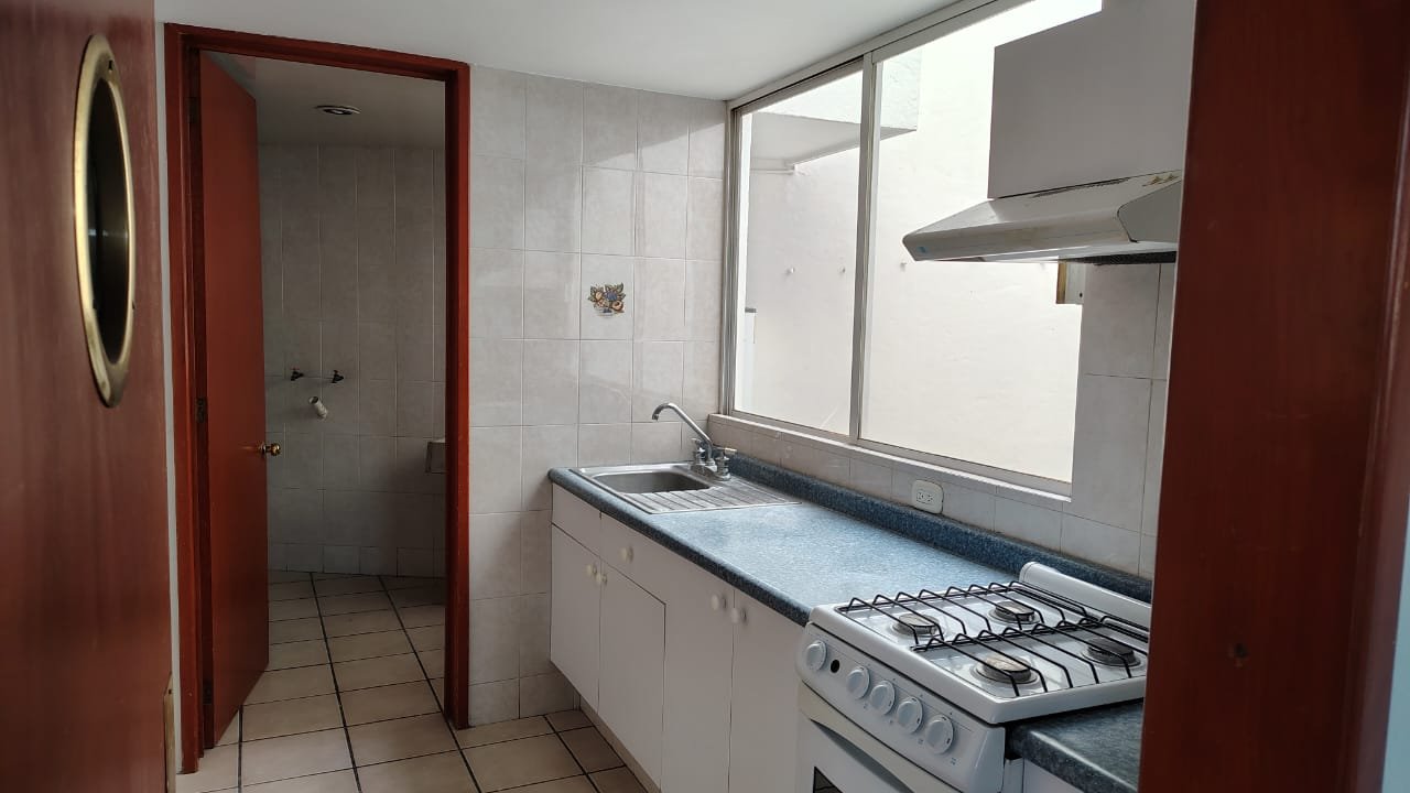 b9f8ff6a-9227-4913-9a80-07e299544c90