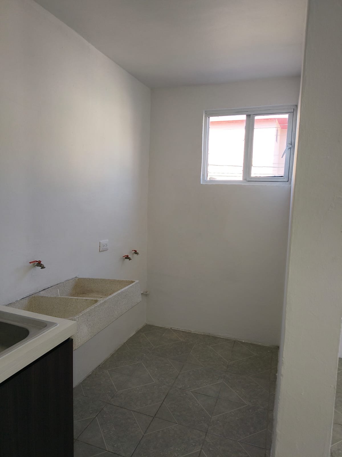 dd724b7f-9846-4a92-857c-a9a48112cbc3