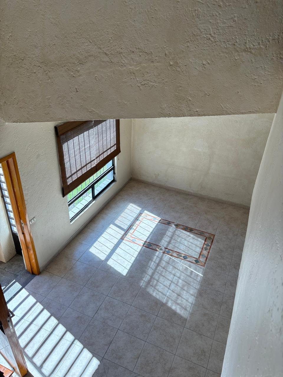 e3e3d8af-1008-44f9-b3ca-e9ad23f18b3a