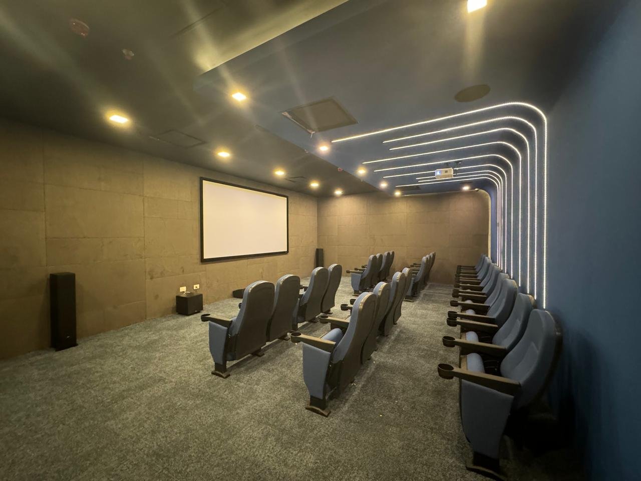 INXIGNIA (14) INXIGNIA (14)