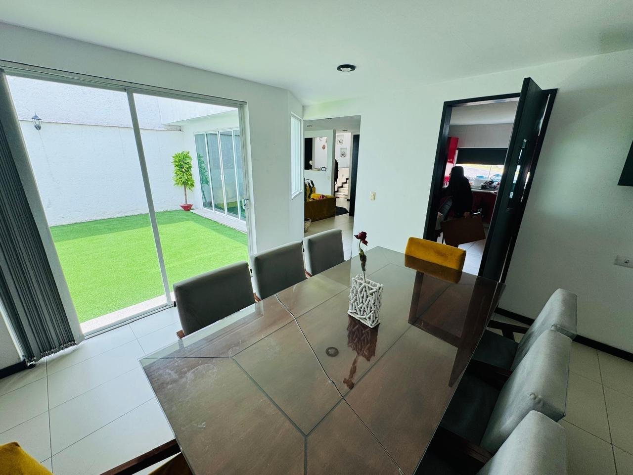 valle p (8) Valle P (8)